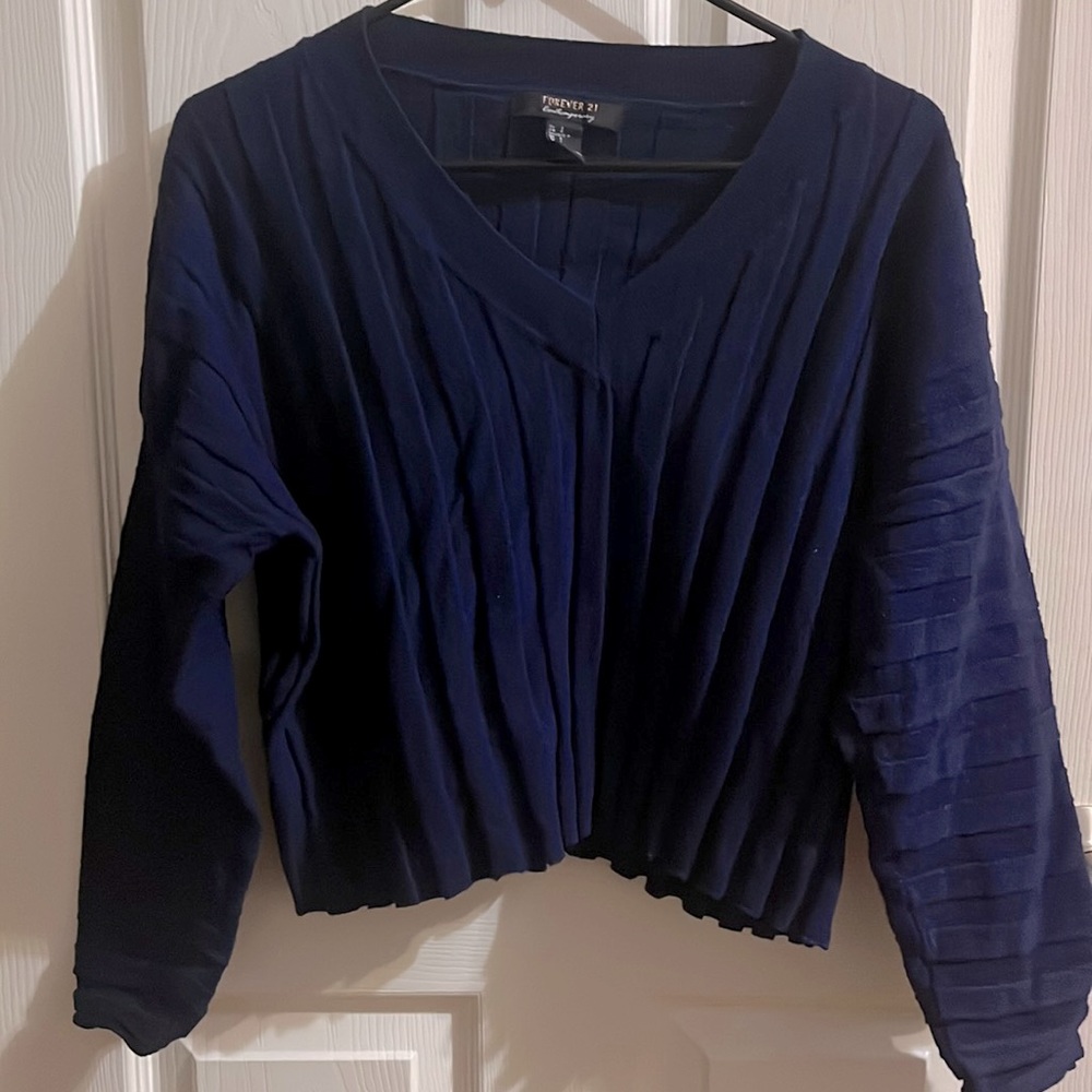 Forever 21 Navy Blue Striped V Neck Stretchy sweater size Small